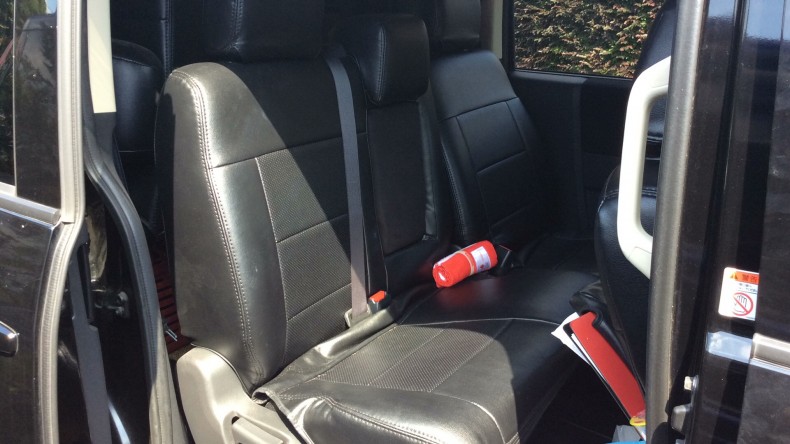 内装後方シート