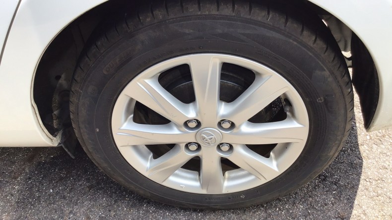 タイヤホイール前