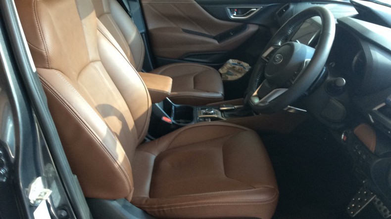 内装前方シート