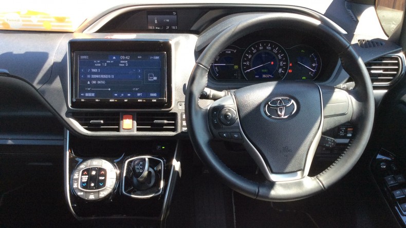 内装インパネ全体