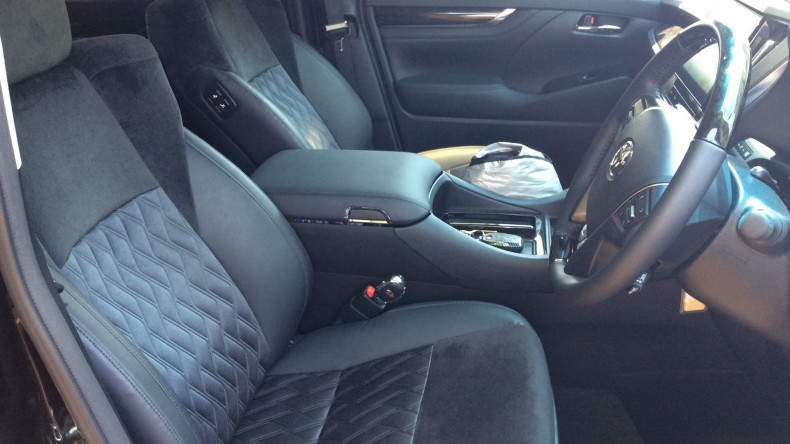 内装前方シート