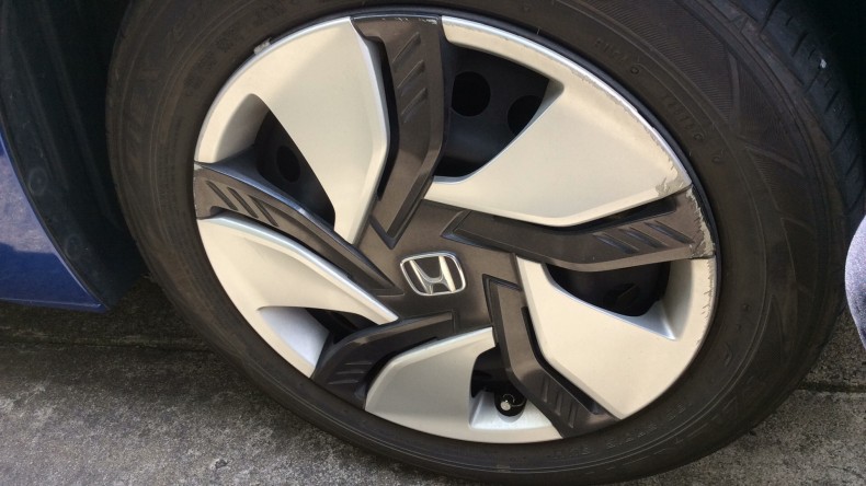 タイヤホイール前