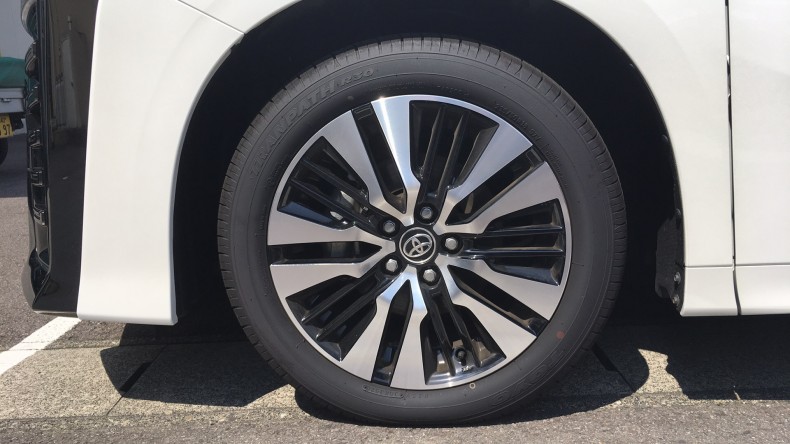 タイヤホイール前