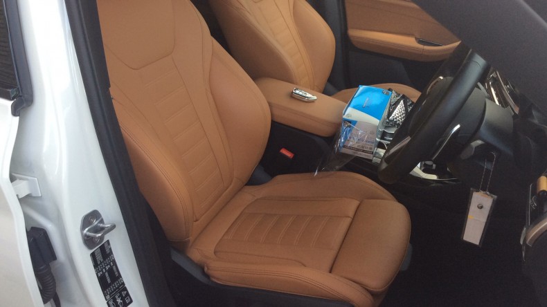 内装前方シート