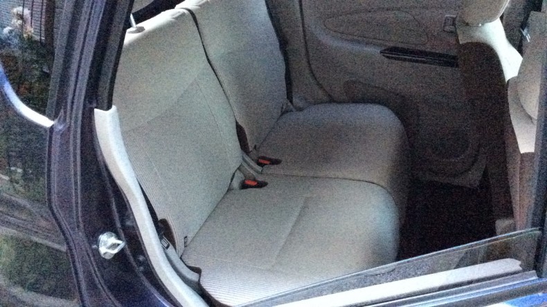 内装後方シート