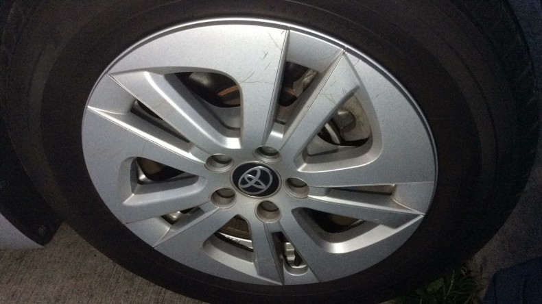 タイヤホイール前