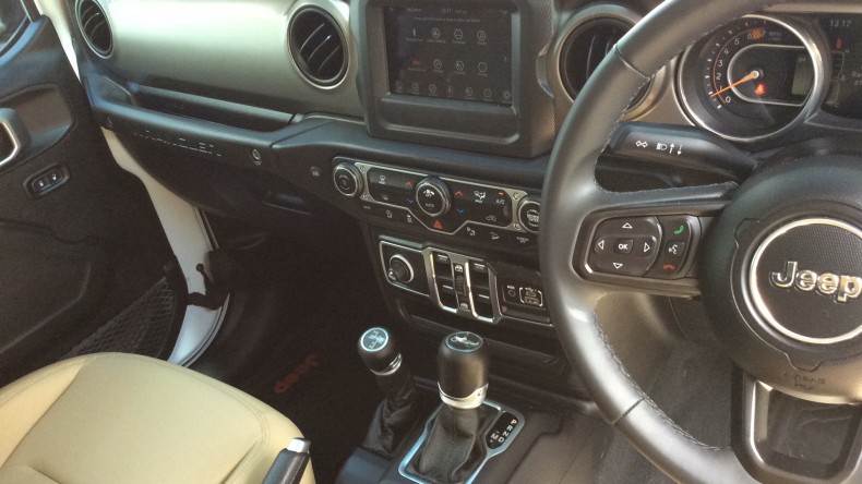 内装インパネ全体