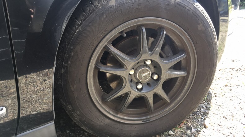 タイヤホイール前