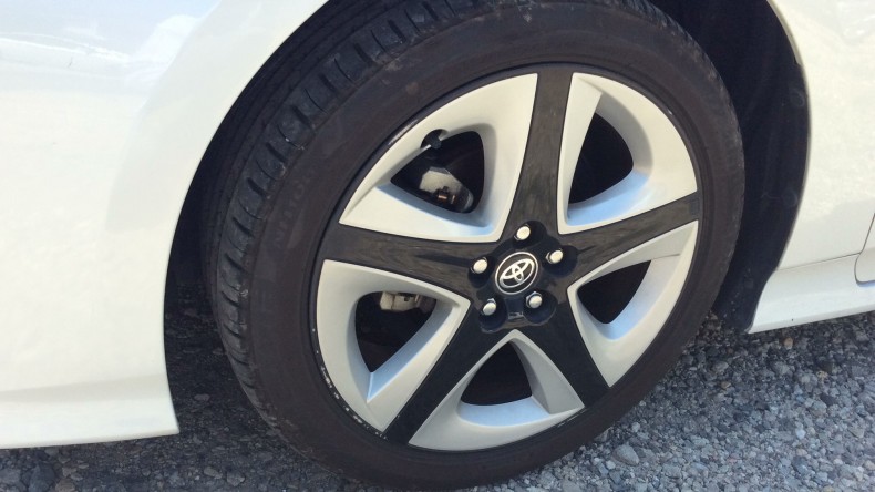 タイヤホイール前