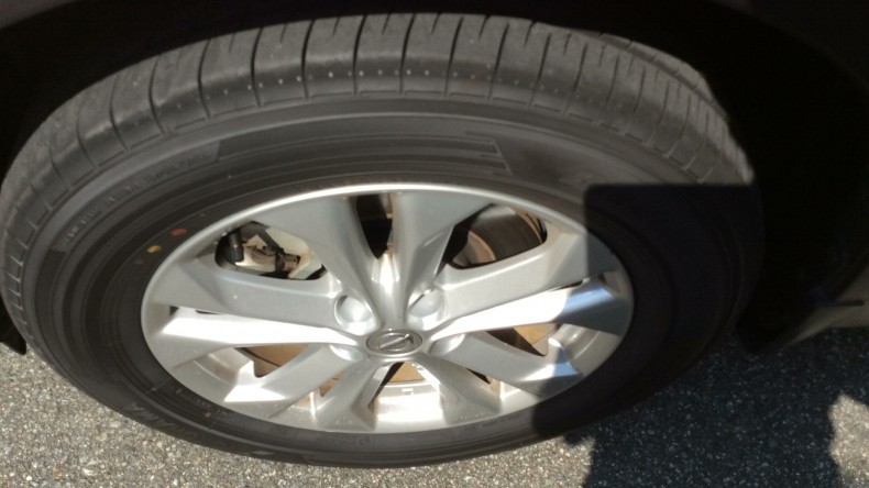 タイヤホイール前