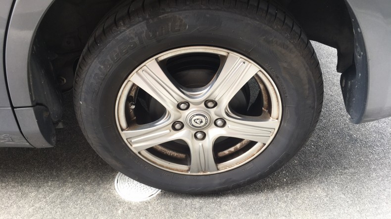 タイヤホイール前