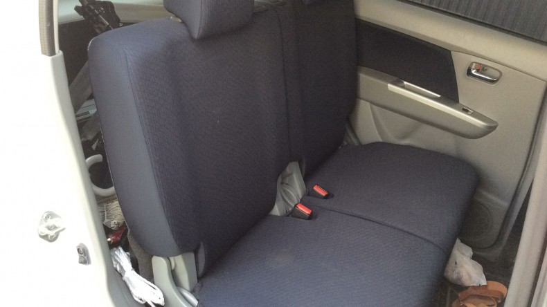 内装後方シート