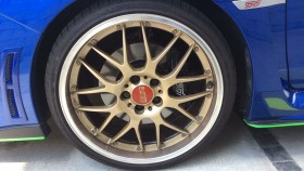 タイヤホイール前