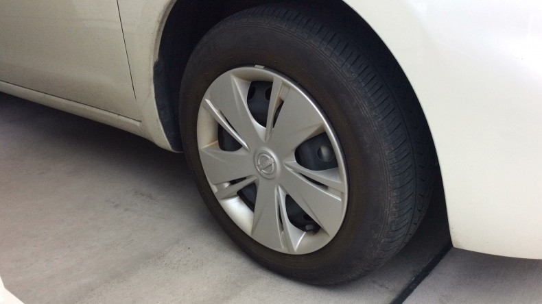 タイヤホイール前