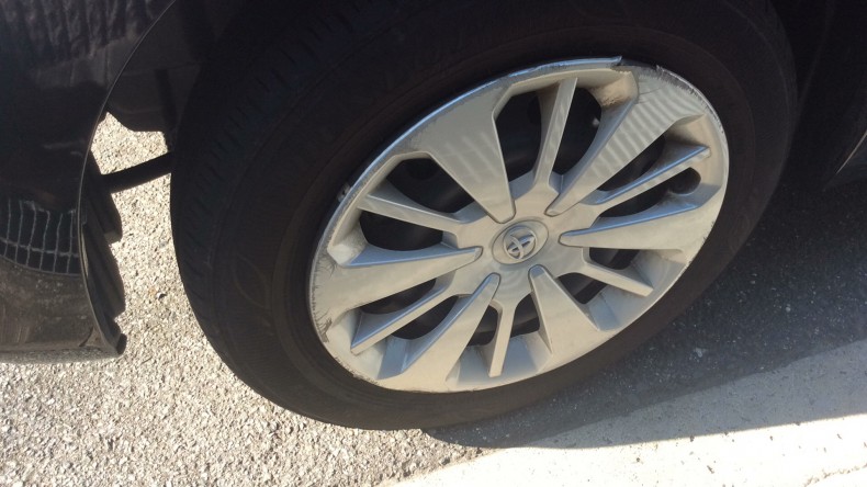 タイヤホイール前