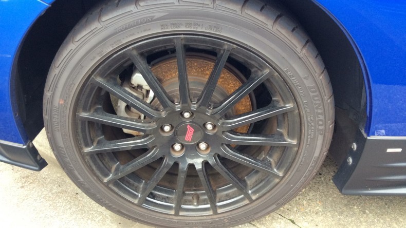 タイヤホイール前