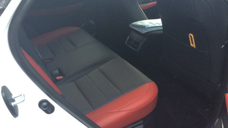 内装後方シート