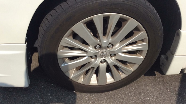 タイヤホイール前