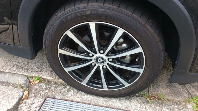 タイヤホイール前