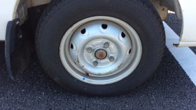 タイヤホイール前