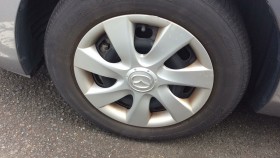 タイヤホイール前