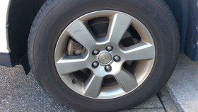 タイヤホイール前