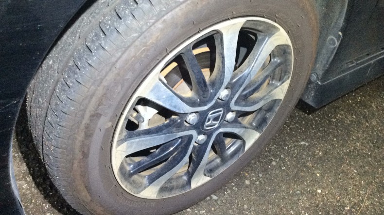 タイヤホイール前