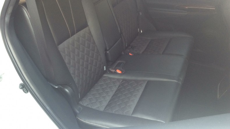 内装後方シート