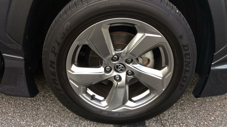 タイヤホイール前