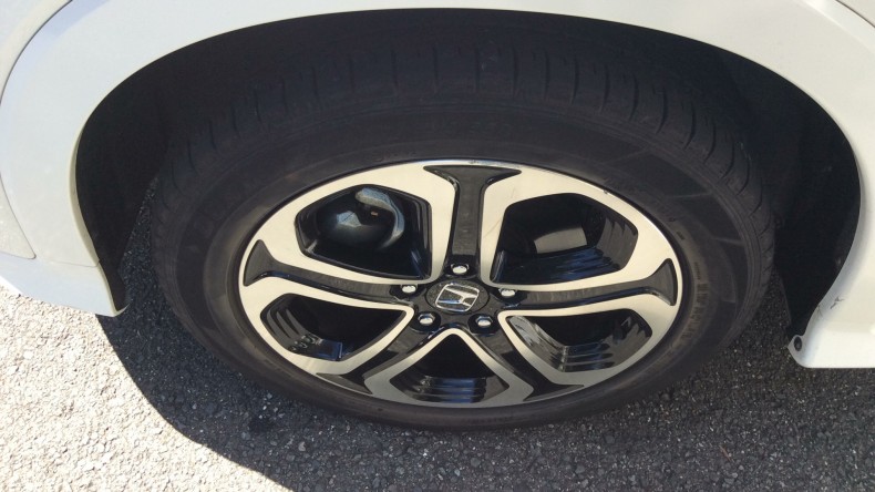 タイヤホイール前