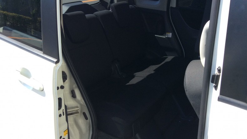 内装後方シート