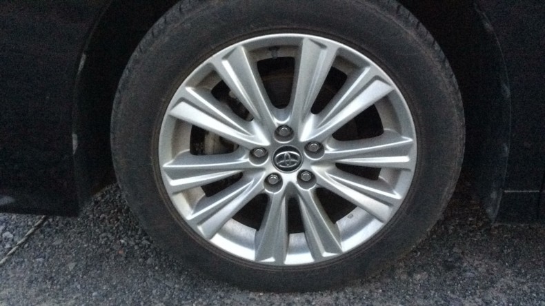 タイヤホイール前