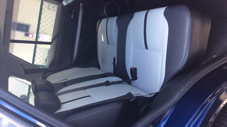 内装後方シート