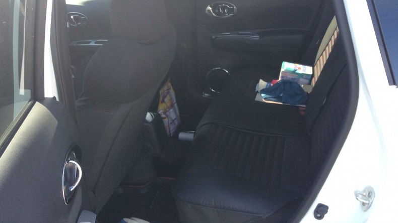 内装後方シート