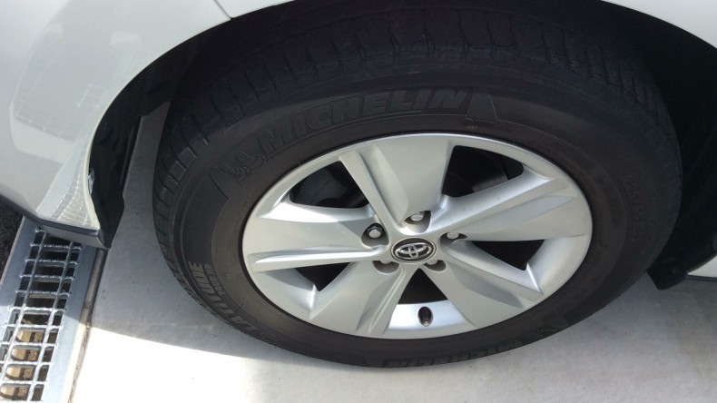 タイヤホイール前