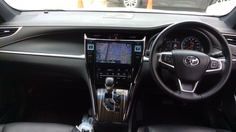 内装インパネ全体