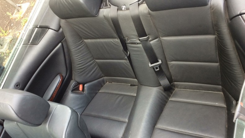 内装後方シート