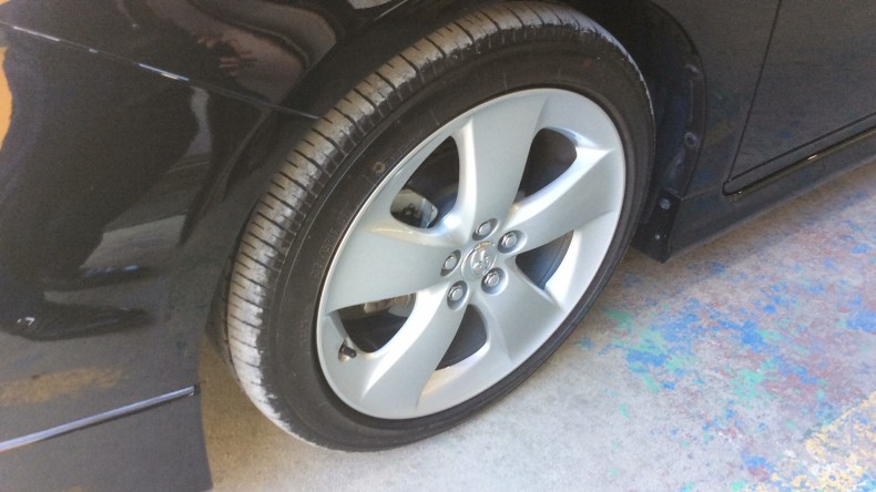 タイヤホイール前