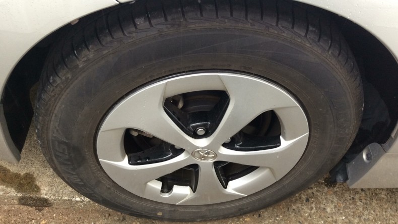 タイヤホイール前