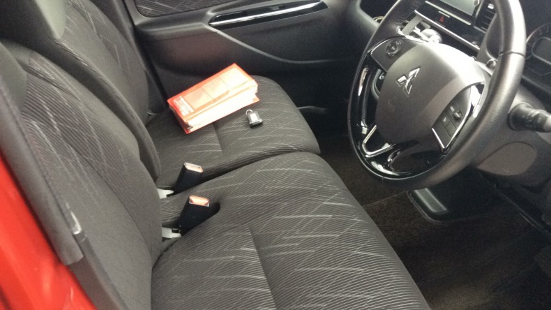 内装前方シート