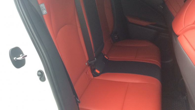 内装後方シート