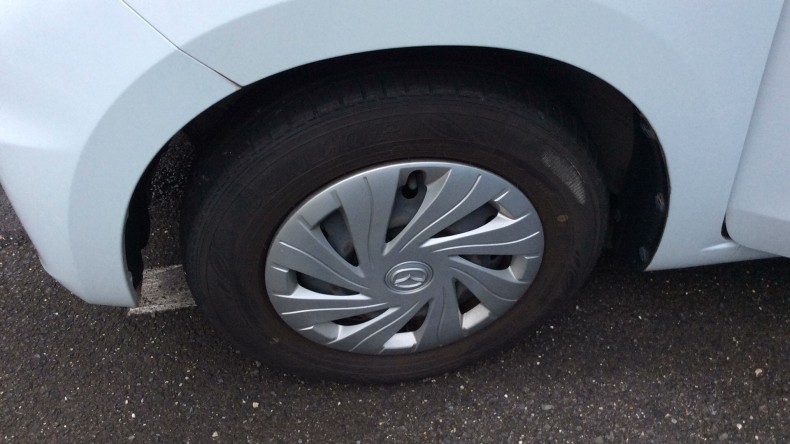 タイヤホイール前