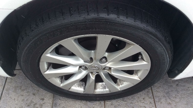 タイヤホイール前