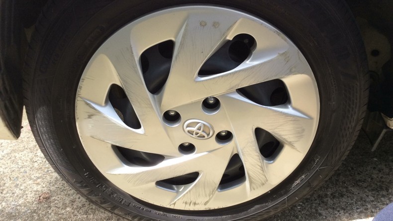 タイヤホイール前