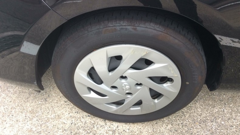 タイヤホイール前