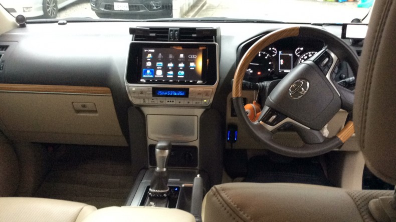 内装インパネ全体