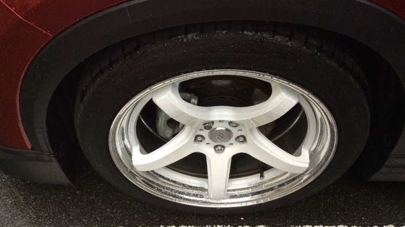 タイヤホイール前