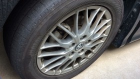 タイヤホイール前