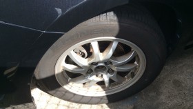 タイヤホイール前