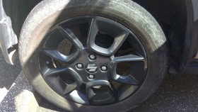 タイヤホイール前